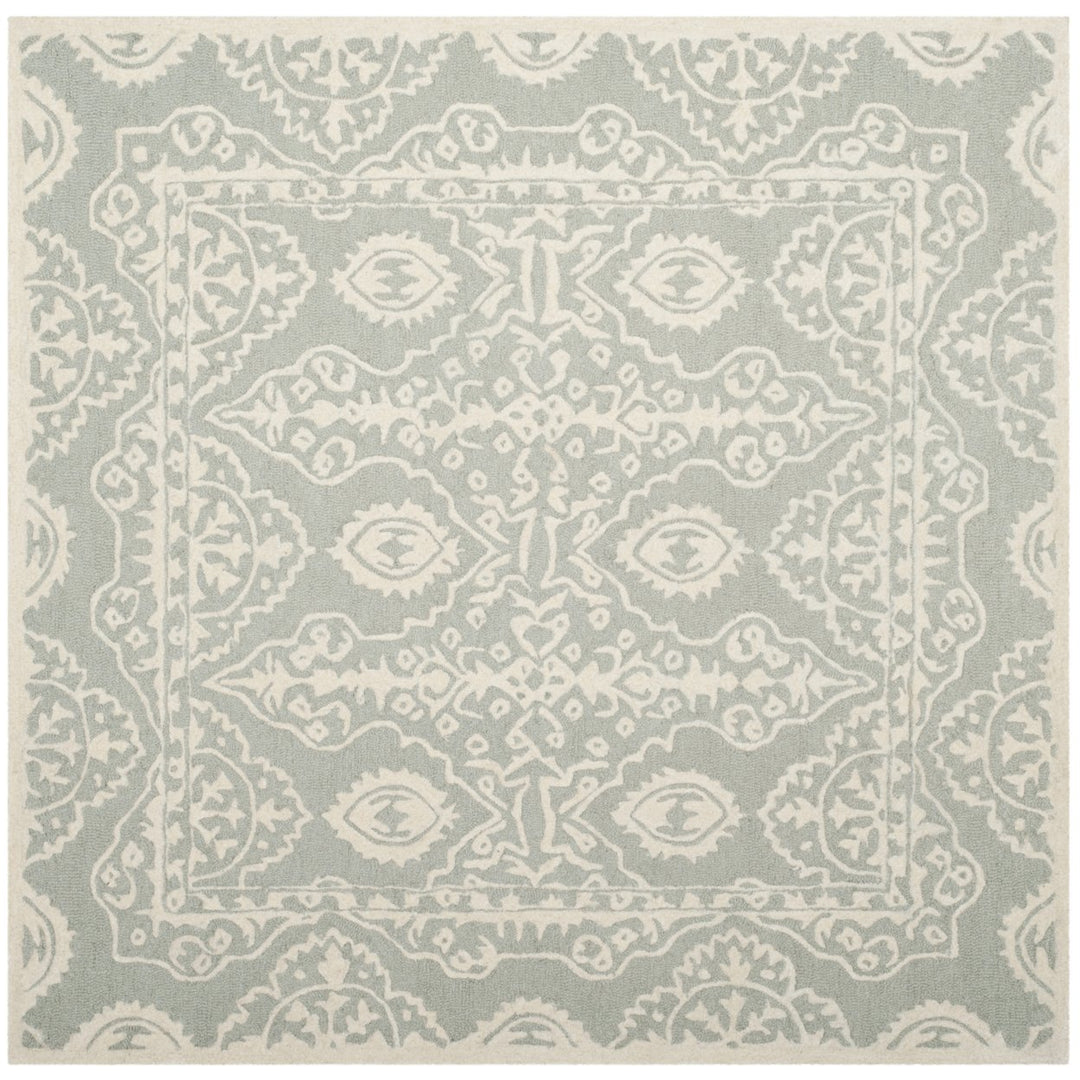 SAFAVIEH Bella BEL134B Handmade Grey / Ivory Rug Image 6