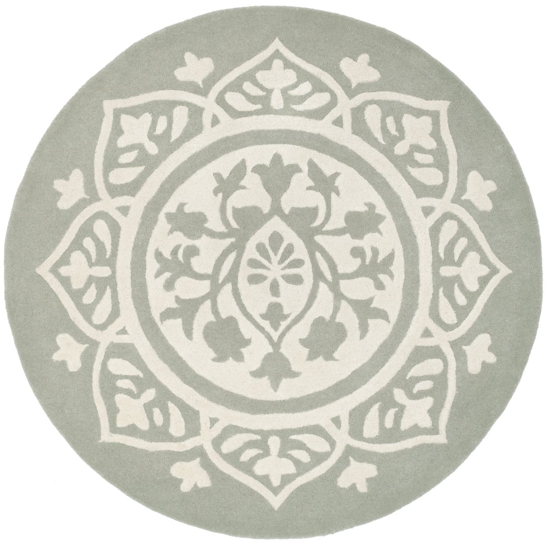 SAFAVIEH Bella BEL136A Handmade Grey / Ivory Rug Image 1