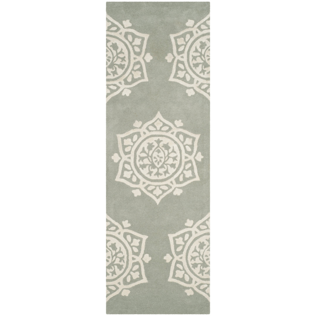 SAFAVIEH Bella BEL136A Handmade Grey / Ivory Rug Image 5