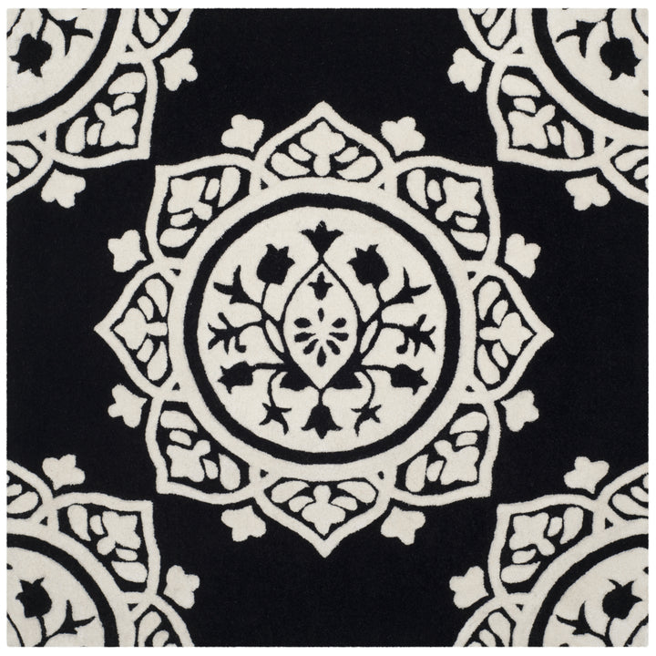 SAFAVIEH Bella BEL136D Handmade Black / Ivory Rug Image 6