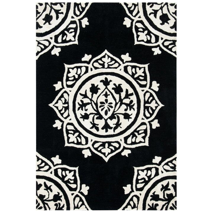 SAFAVIEH Bella BEL136D Handmade Black / Ivory Rug Image 9