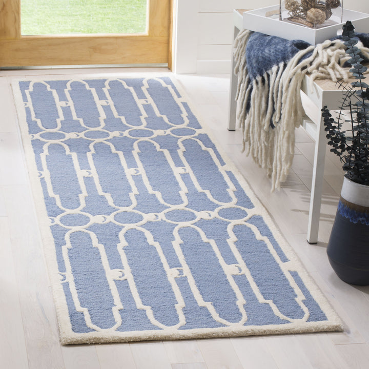 SAFAVIEH Bella BEL137A Handmade Blue / Ivory Rug Image 3