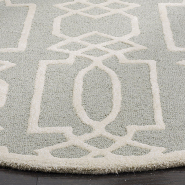 SAFAVIEH Bella BEL138B Handmade Grey / Ivory Rug Image 7