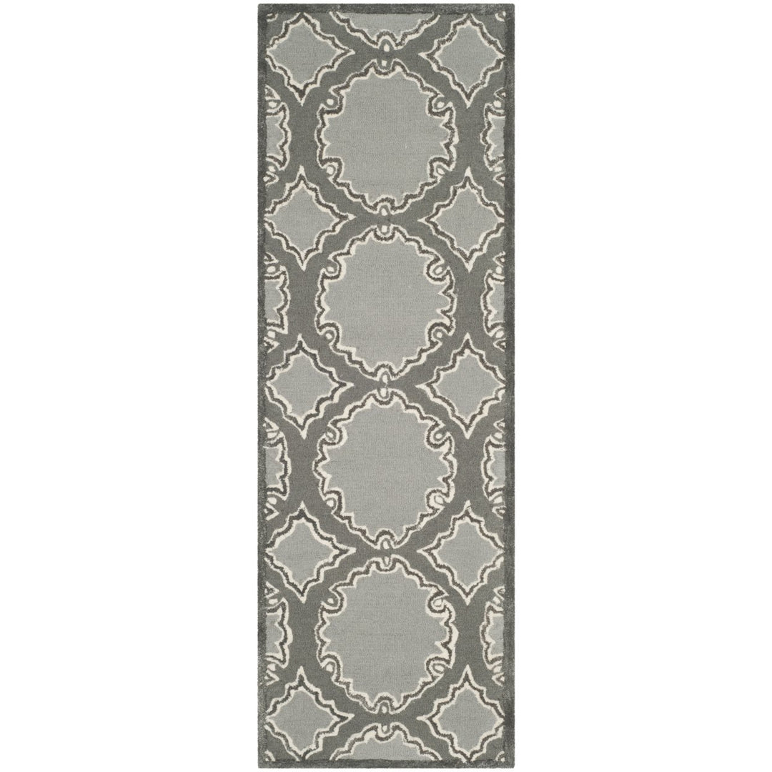 SAFAVIEH Bella BEL139A Handmade Grey / Light Grey Rug Image 1