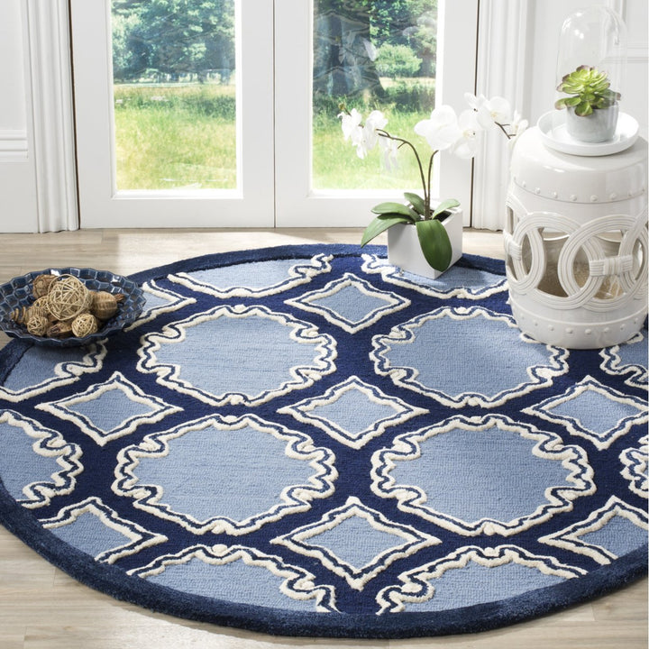 SAFAVIEH Bella Collection BEL139B Handmade Navy/Blue Rug Image 2