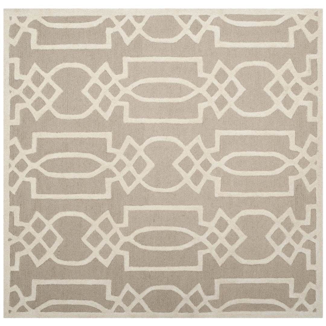 SAFAVIEH Bella BEL138C Handmade Sand / Ivory Rug Image 6