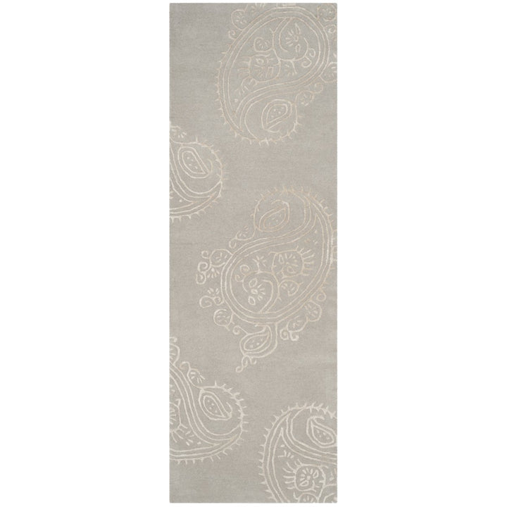 SAFAVIEH Bella BEL153C Handmade Silver / Beige Rug Image 1