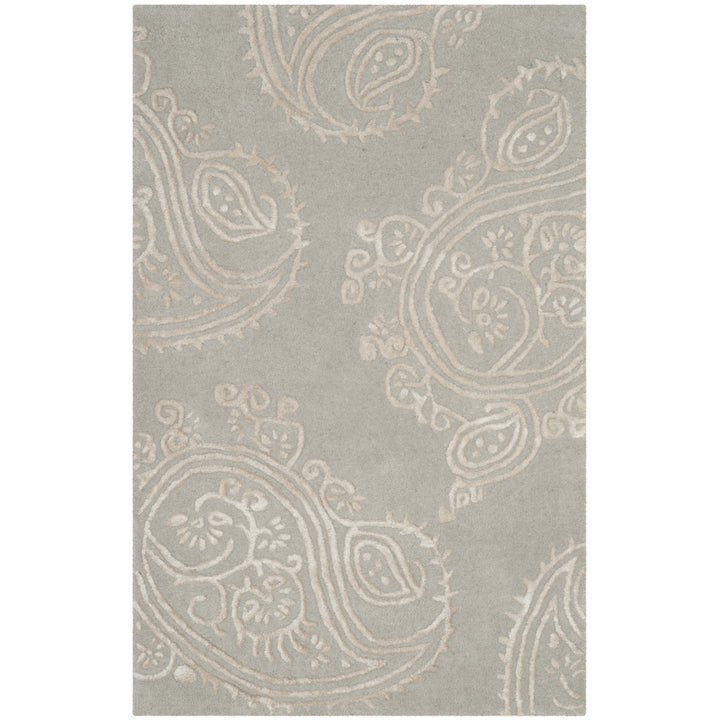 SAFAVIEH Bella BEL153C Handmade Silver / Beige Rug Image 8