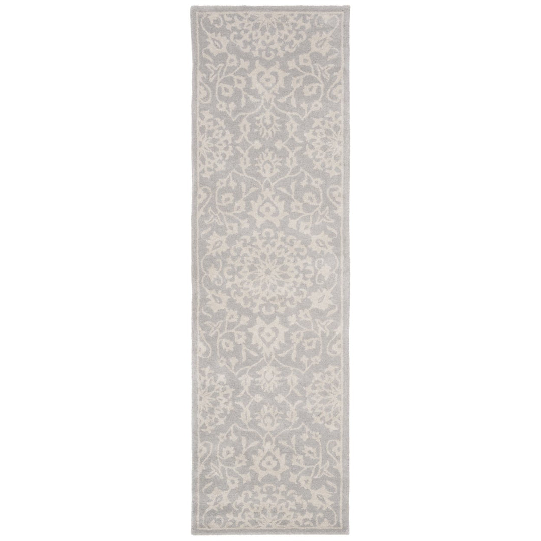 SAFAVIEH Bella BEL446A Handmade Grey / Silver Rug Image 1