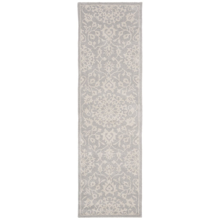 SAFAVIEH Bella BEL446A Handmade Grey / Silver Rug Image 1