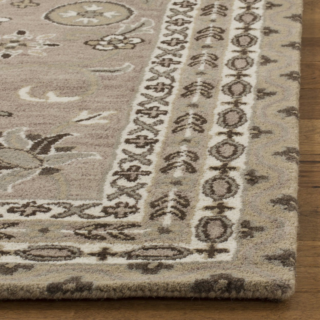 SAFAVIEH Bella BEL674B Handmade Taupe / Light Grey Rug Image 7