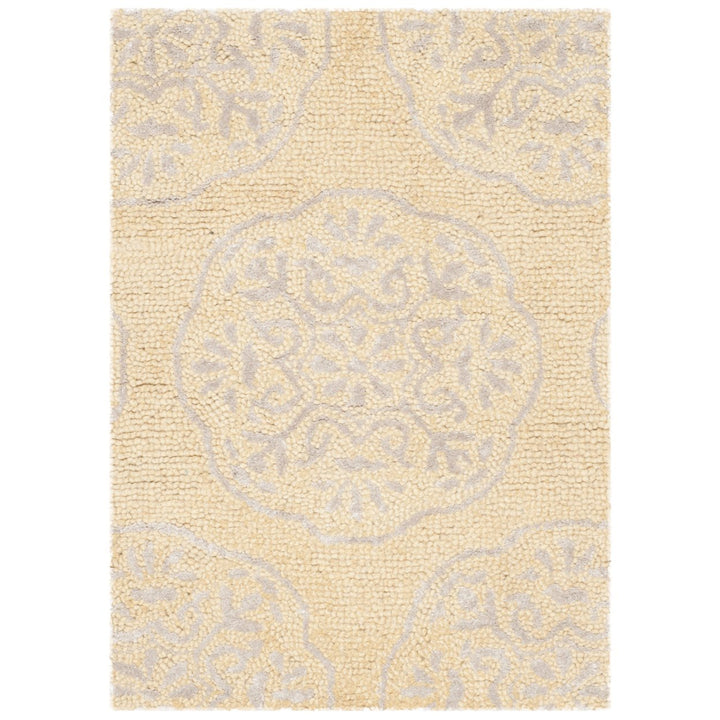 SAFAVIEH Bella BEL711B Handmade Beige / Silver Rug Image 1