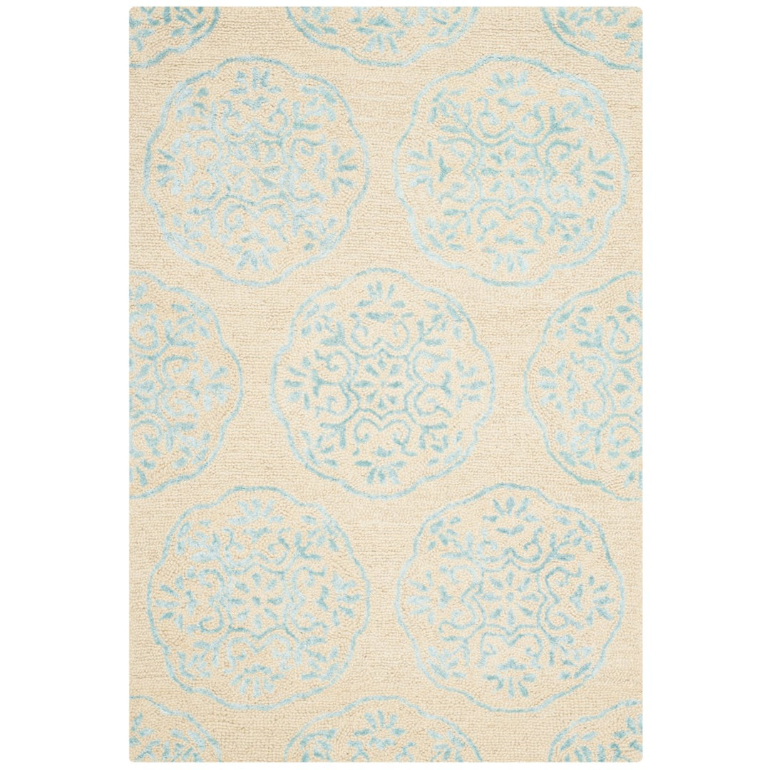 SAFAVIEH Bella BEL711C Handmade Beige / Blue Rug Image 5