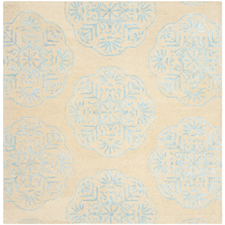 SAFAVIEH Bella BEL711C Handmade Beige / Blue Rug Image 9