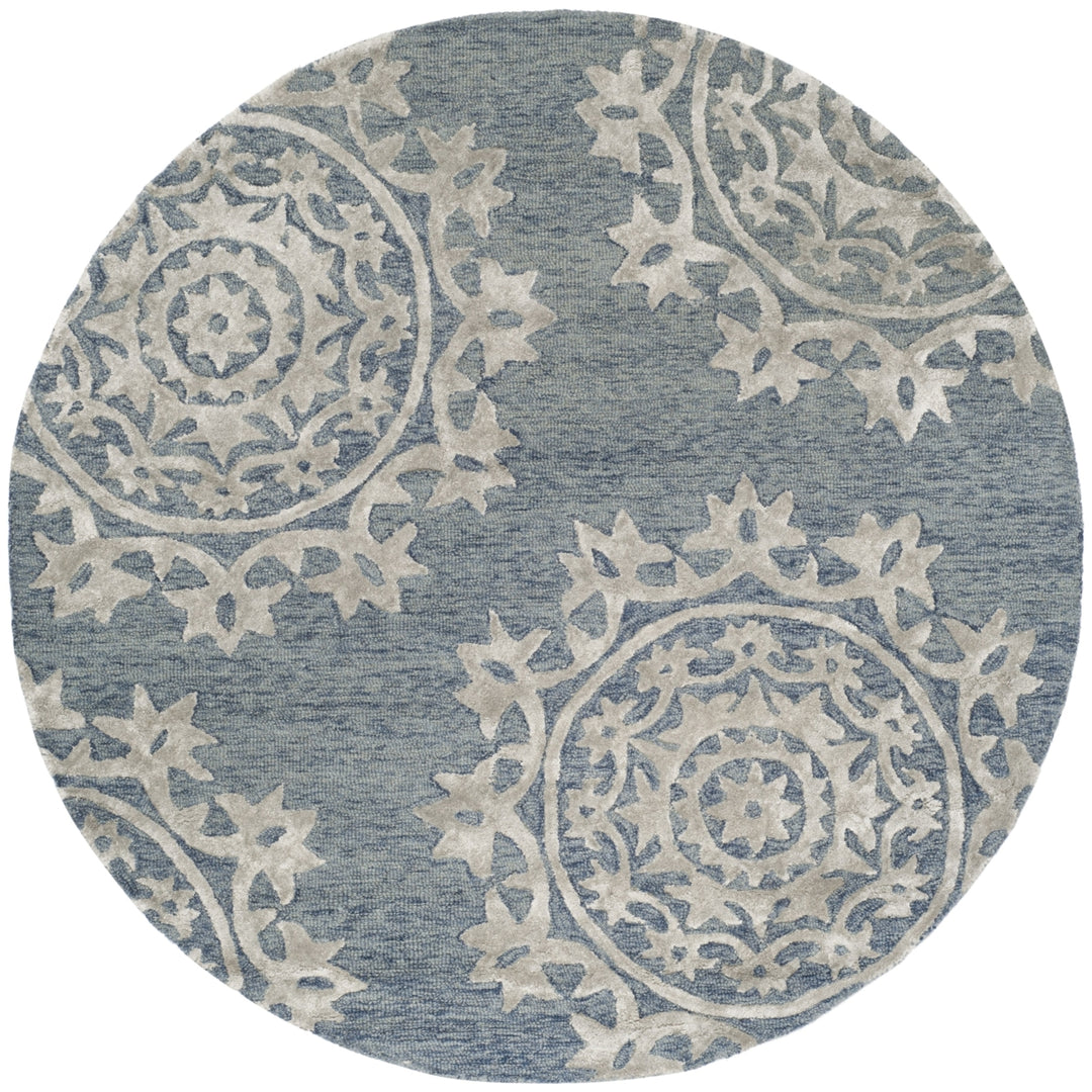 SAFAVIEH Bella Collection BEL914A Handmade Blue Rug Image 4