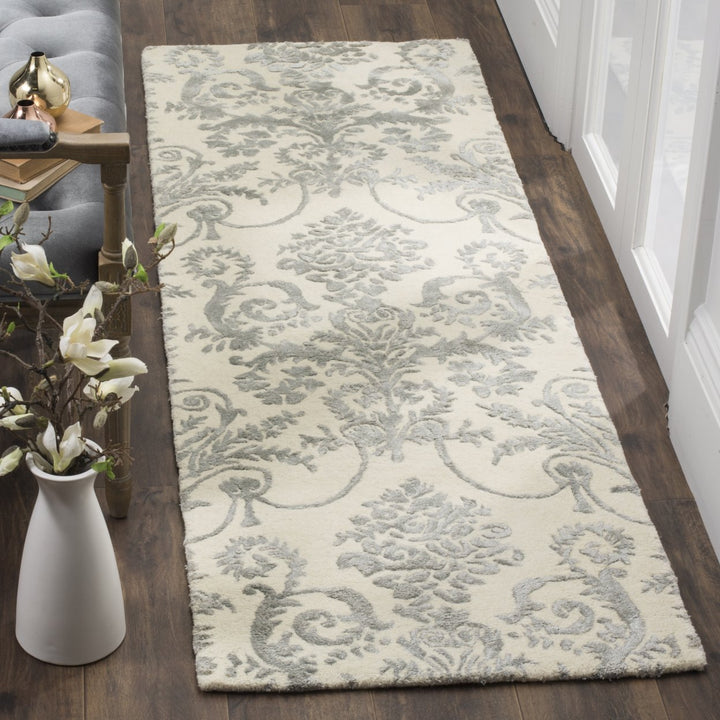 SAFAVIEH Bella BEL917A Handmade Ivory / Grey Rug Image 3