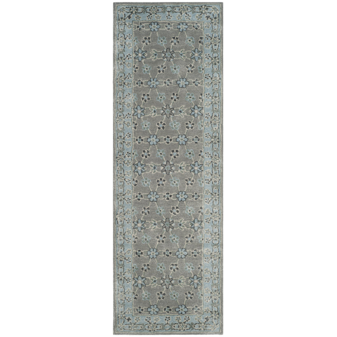 SAFAVIEH Bella BEL932A Handmade Silver / Light Blue Rug Image 5