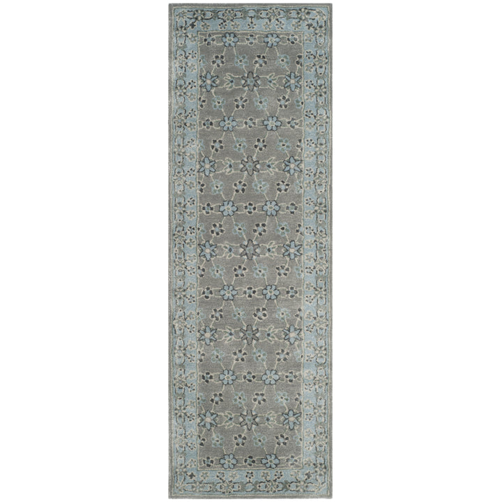 SAFAVIEH Bella BEL932A Handmade Silver / Light Blue Rug Image 5