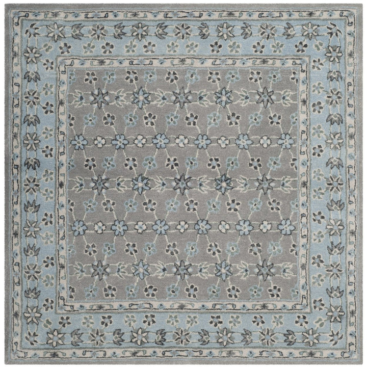 SAFAVIEH Bella BEL932A Handmade Silver / Light Blue Rug Image 1