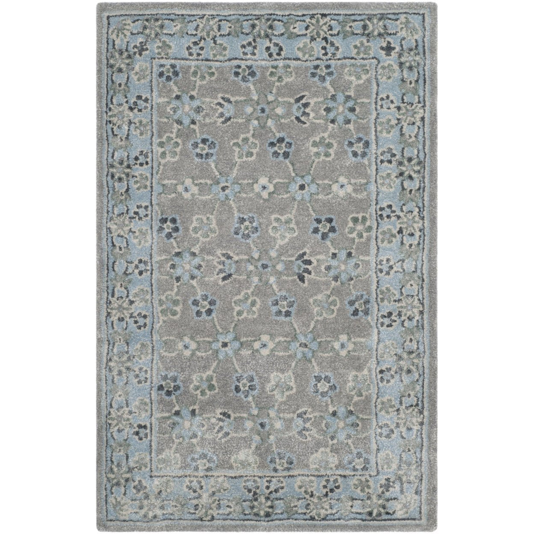 SAFAVIEH Bella BEL932A Handmade Silver / Light Blue Rug Image 1