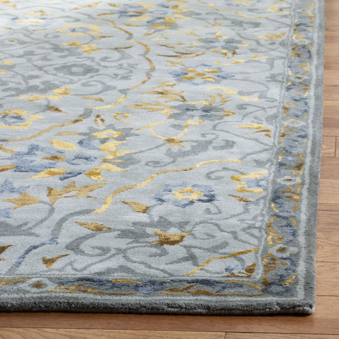 SAFAVIEH Bella Collection BEL973A Handmade Grey/Gold Rug Image 3