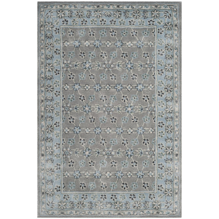 SAFAVIEH Bella BEL932A Handmade Silver / Light Blue Rug Image 1