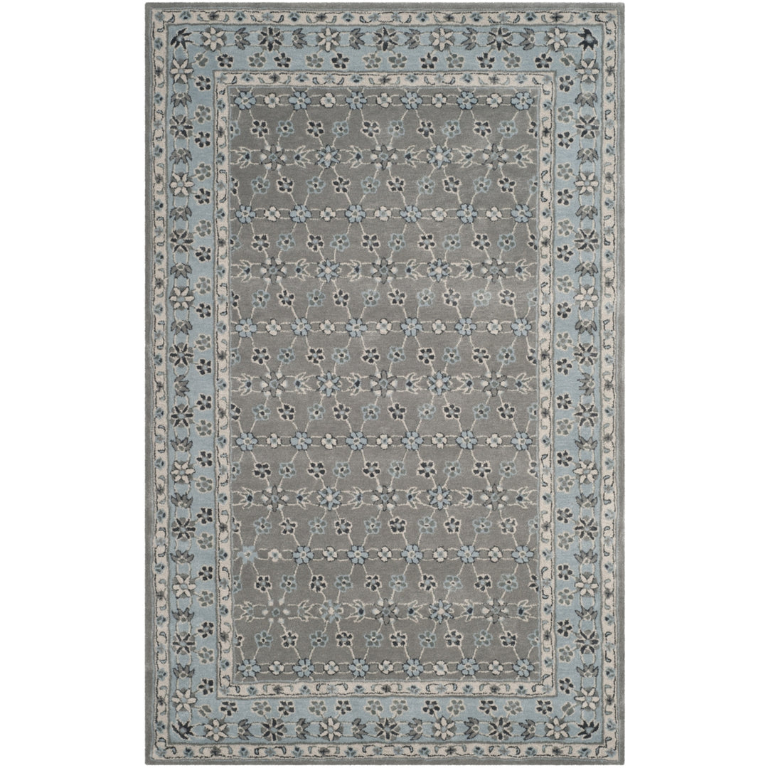 SAFAVIEH Bella BEL932A Handmade Silver / Light Blue Rug Image 10