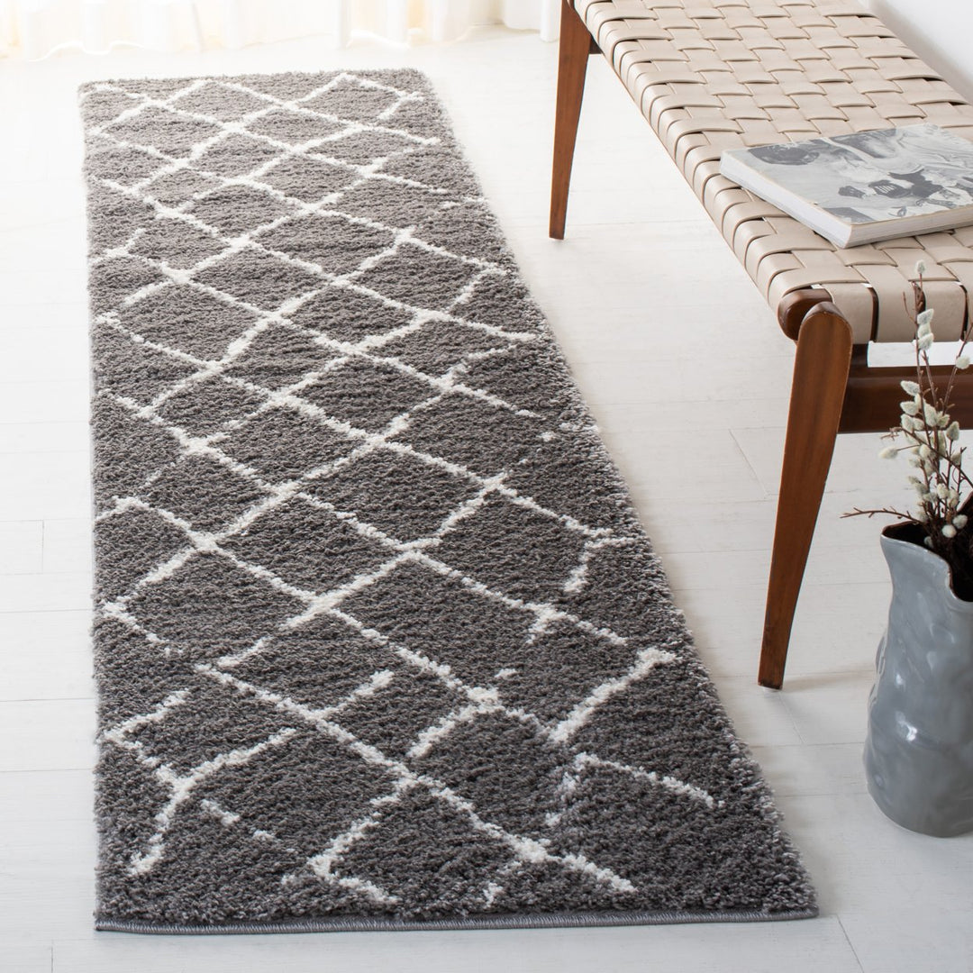 SAFAVIEH Berber Shag BER162B Light Grey / Cream Rug Image 3