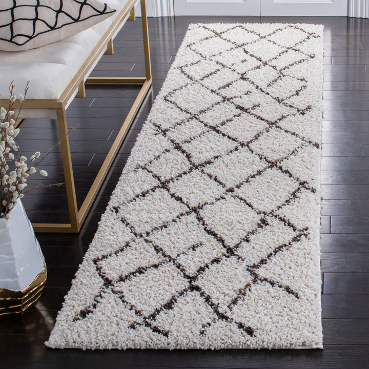 SAFAVIEH Berber Shag Collection BER162A Creme / Brown Rug Image 3