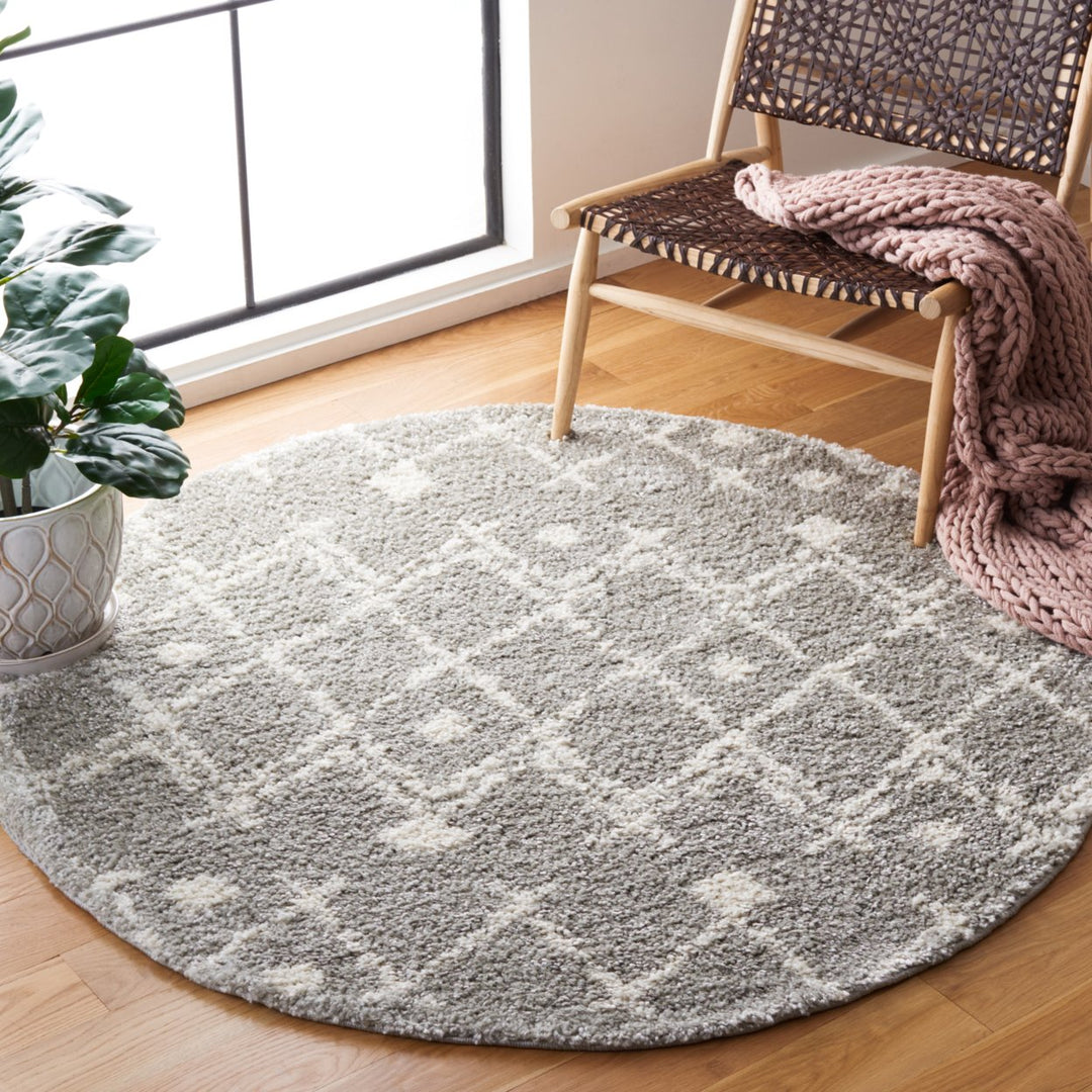 SAFAVIEH Berber Shag BER164B Light Grey / Cream Rug Image 9