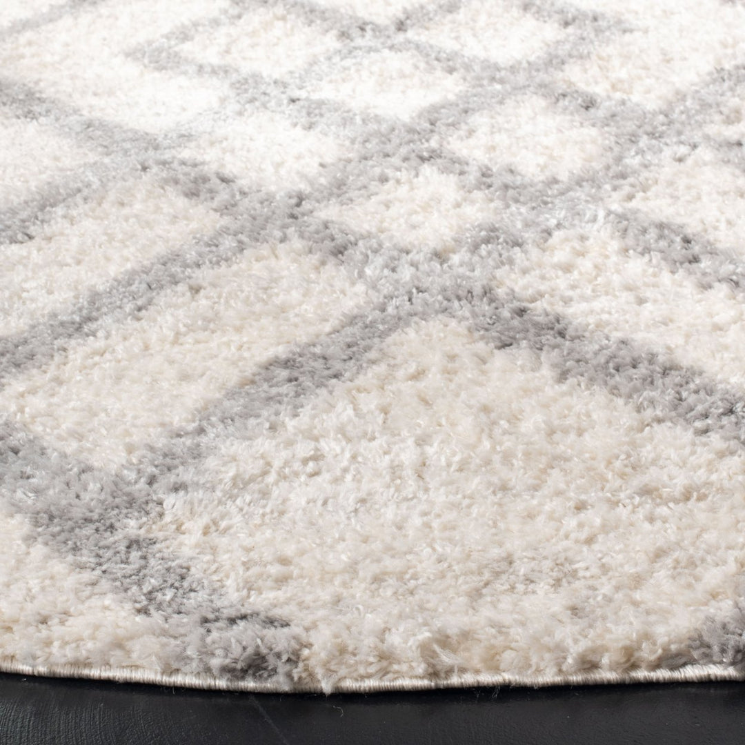 SAFAVIEH Berber Shag Collection BER214A Cream / Grey Rug Image 7