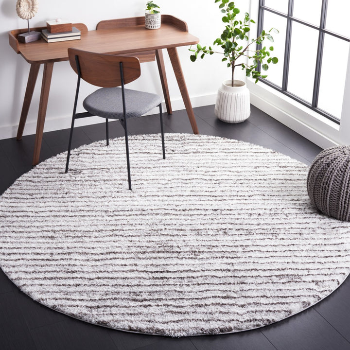 SAFAVIEH Berber Shag BER545F Grey / Dark Grey Rug Image 2