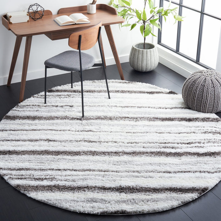 SAFAVIEH Berber Shag BER567F Light Grey /Dark Grey Rug Image 2