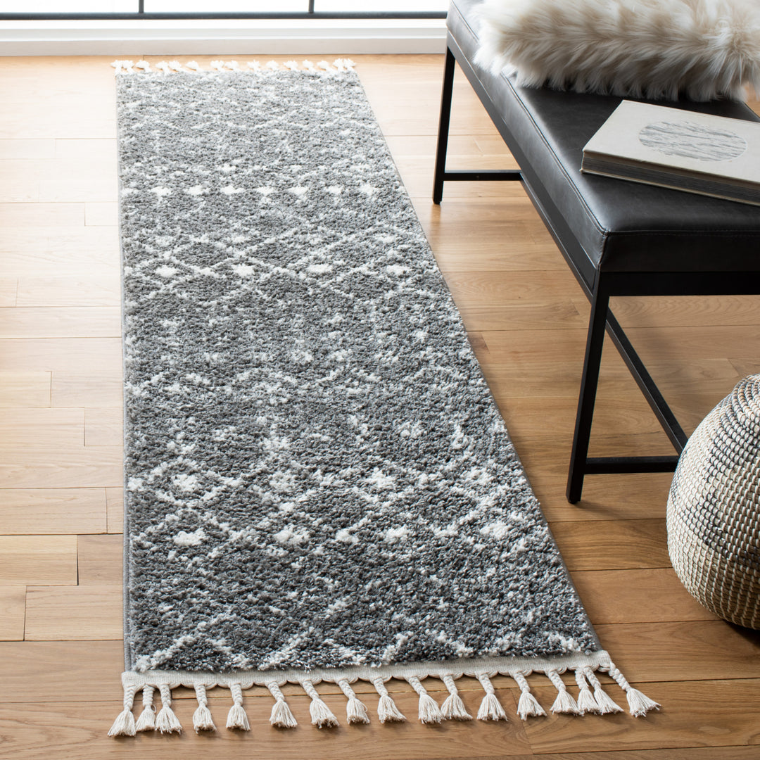 SAFAVIEH Berber Fringe Shag BFG516F Grey / Ivory Rug Image 3