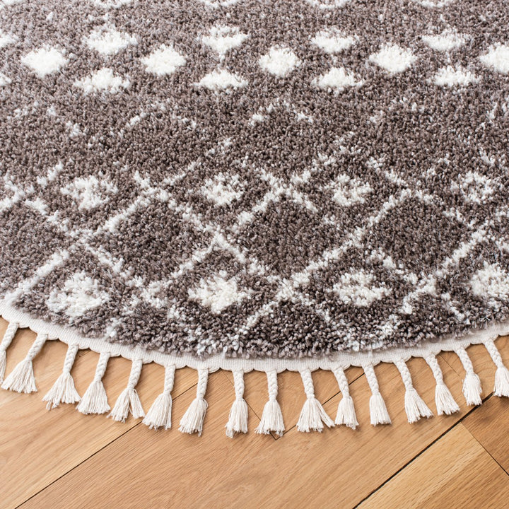 SAFAVIEH Berber Fringe Shag BFG516T Brown / Ivory Rug Image 7