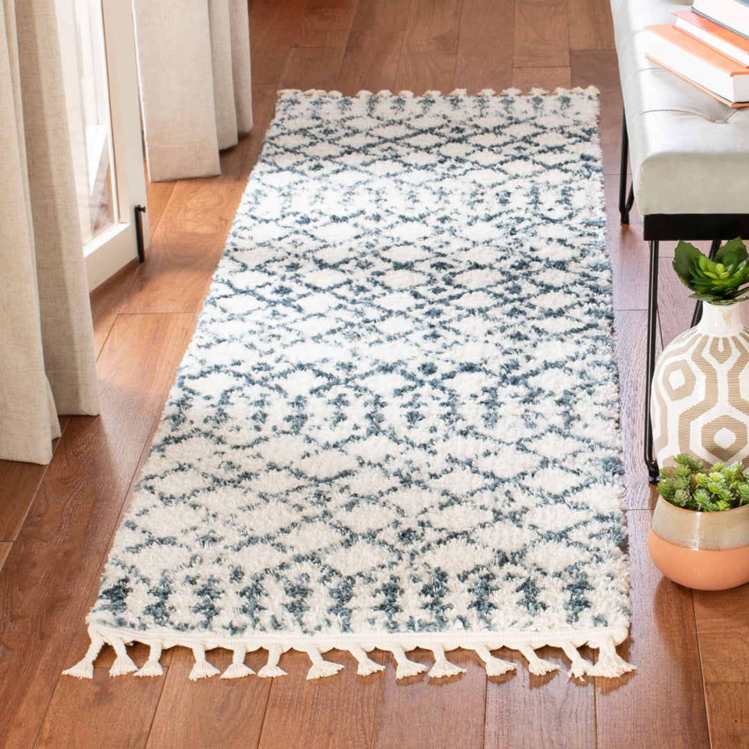 SAFAVIEH Berber Fringe Shag BFG519A Cream / Blue Rug Image 3