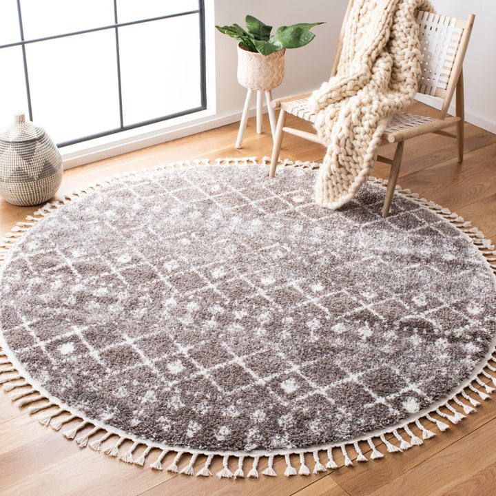 SAFAVIEH Berber Fringe Shag BFG519T Brown / Ivory Rug Image 2