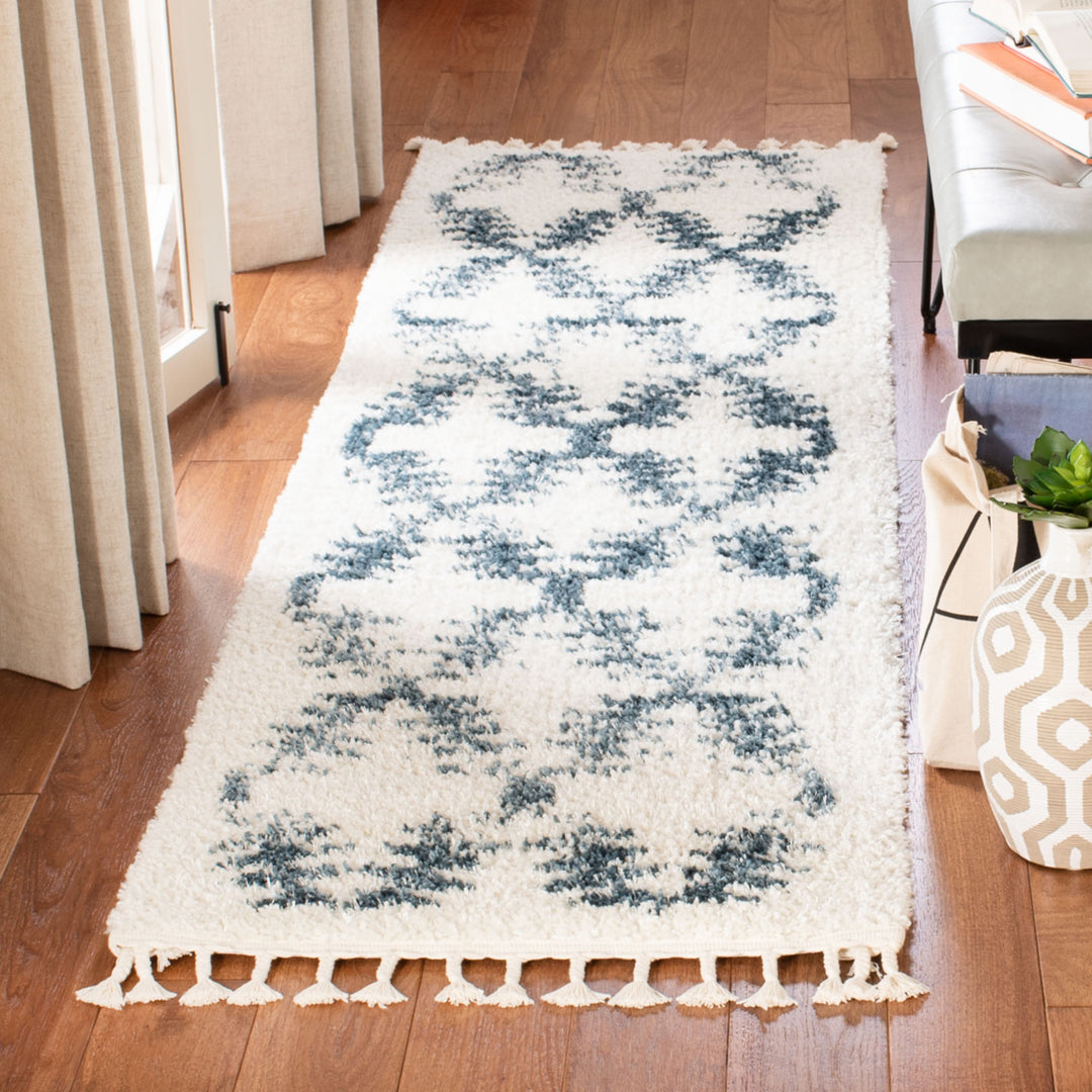 SAFAVIEH Berber Fringe Shag BFG524A Cream / Blue Rug Image 2