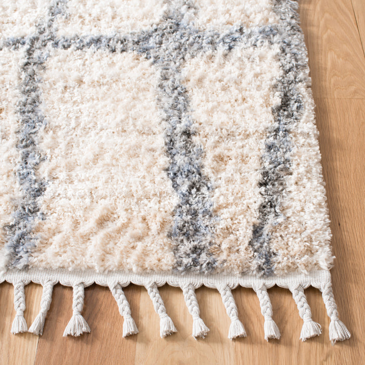 SAFAVIEH Berber Fringe Shag BFG605A Cream / Grey Rug Image 4