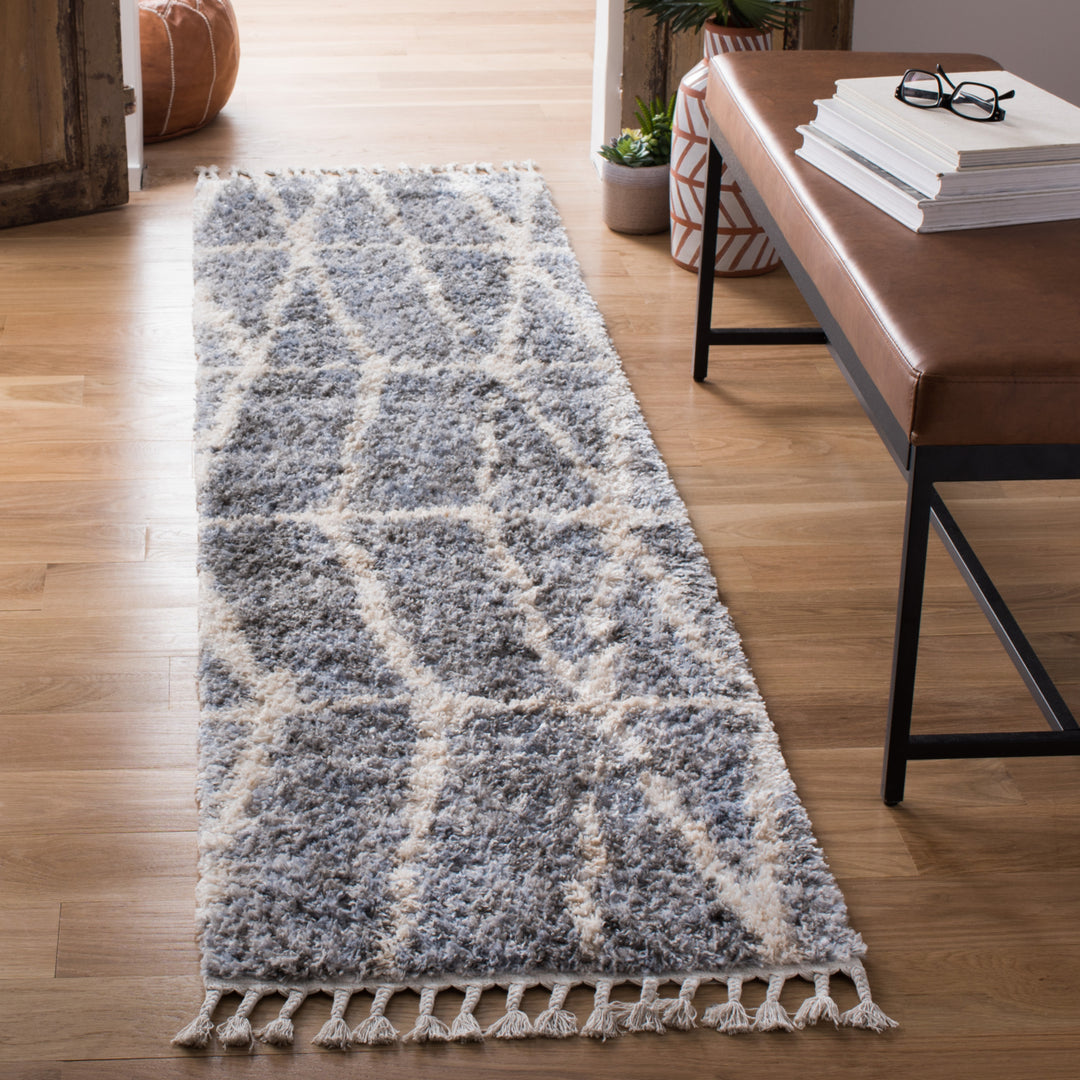 SAFAVIEH Berber Fringe Shag BFG605N Grey / Cream Rug Image 2