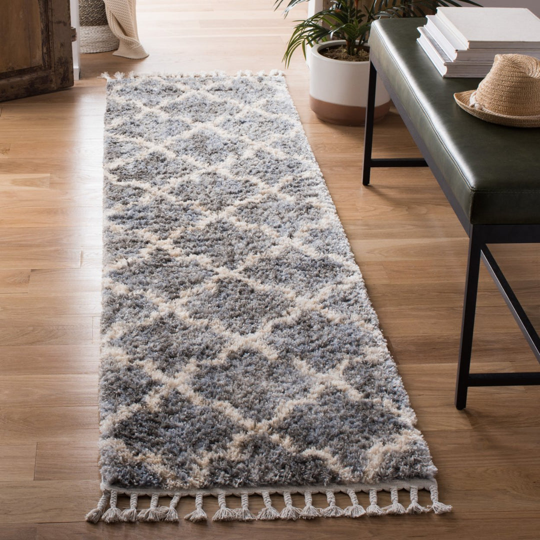 SAFAVIEH Berber Fringe Shag BFG627N Grey / Cream Rug Image 2