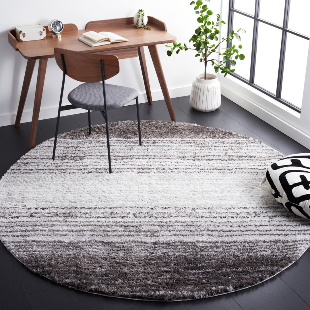 SAFAVIEH Berber Shag BER571F Grey / Dark Grey Rug Image 2