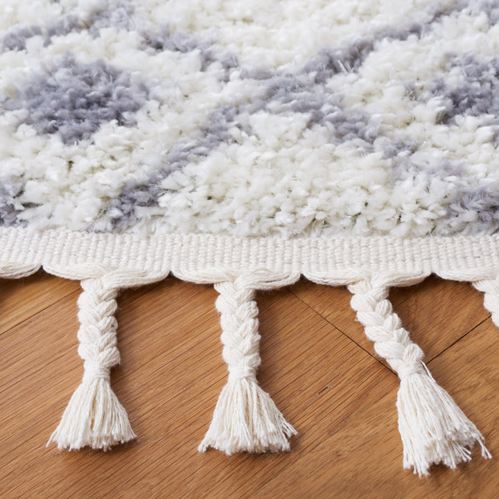 SAFAVIEH Berber Fringe Shag BFG516J Ivory / Grey Rug Image 7