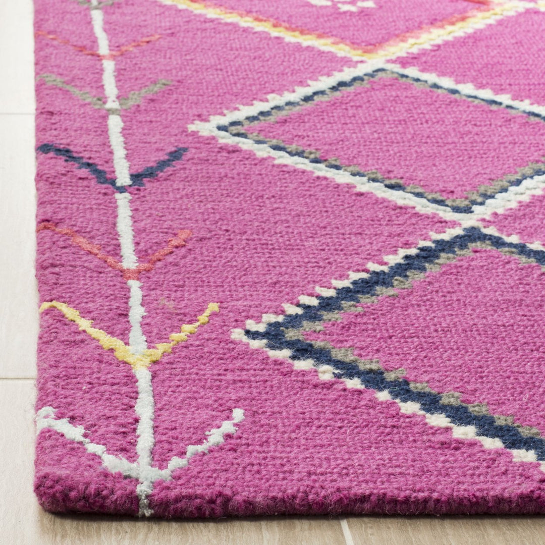 SAFAVIEH Bellagio BLG563R Handmade Fuchsia / Multi Rug Image 7