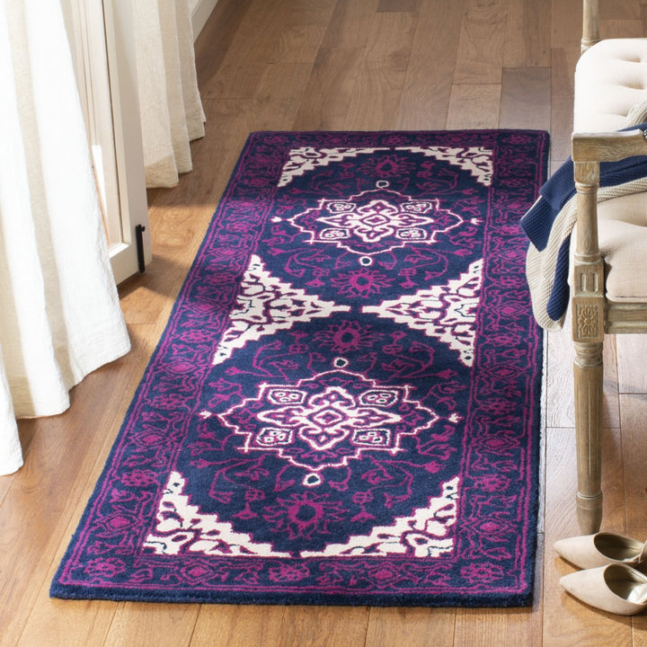 SAFAVIEH Bellagio BLG597A Handmade Purple / Ivory Rug Image 3