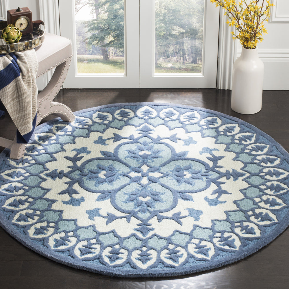 SAFAVIEH Bellagio BLG610G Handmade Ivory / Blue Rug Image 2