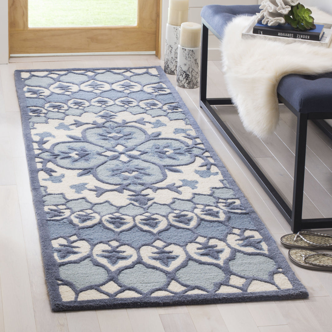 SAFAVIEH Bellagio BLG610G Handmade Ivory / Blue Rug Image 3