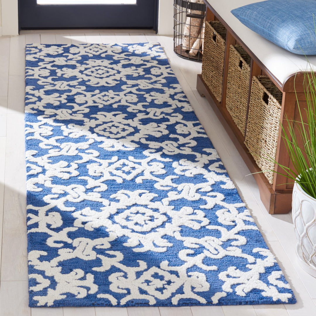 SAFAVIEH Blossom BLM104N Handmade Navy / Ivory Rug Image 3