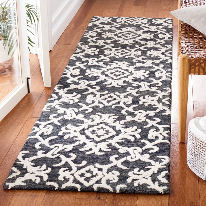 SAFAVIEH Blossom BLM104Z Handmade Black / Ivory Rug Image 3