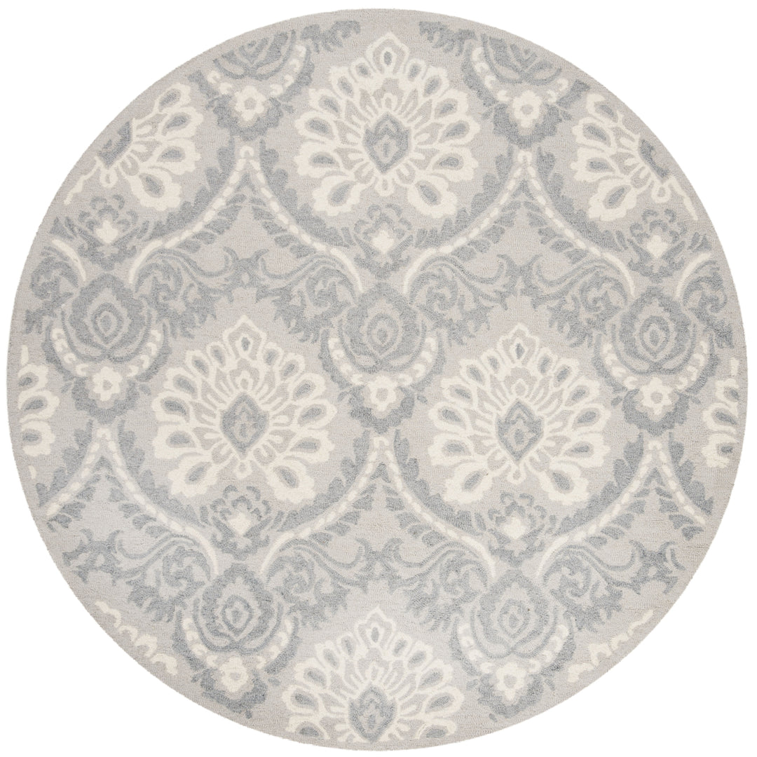 SAFAVIEH Blossom BLM106A Handmade Light Grey / Ivory Rug Image 4